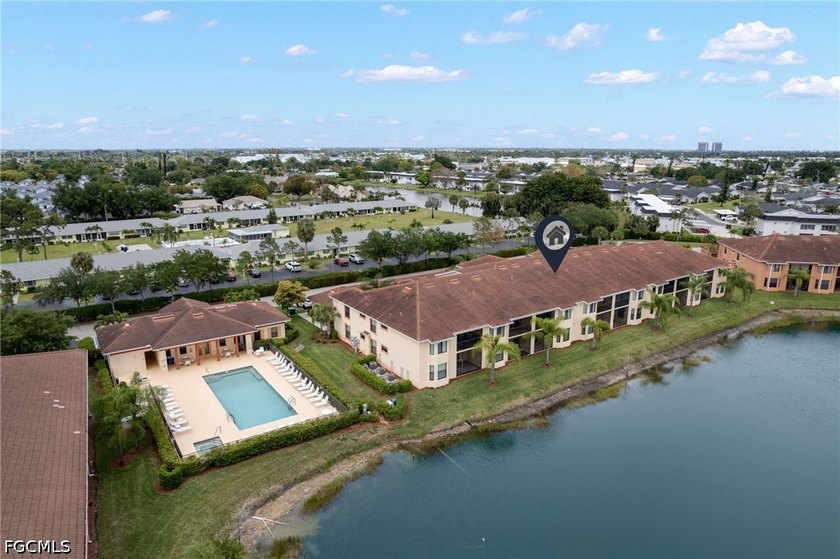 Welcome to this beautifully maintained first floor condo in the - photo 3