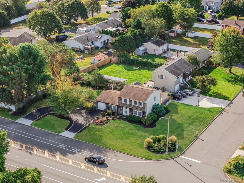 Welcome Home To This Stunningly Renovated Bellport Colonial - photo 29