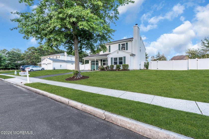 Welcome to this charming 3-bedroom, 1.5-bath colonial in the - photo 6