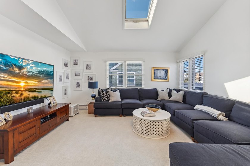 Charming two-story single-family home featuring 5 bedrooms and 3 - photo 12