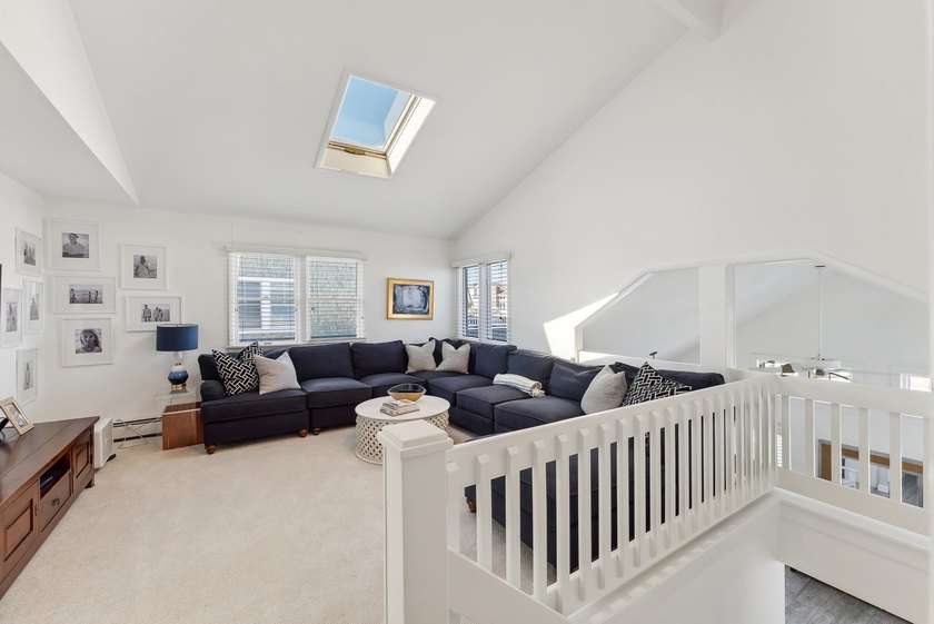 Charming two-story single-family home featuring 5 bedrooms and 3 - photo 14
