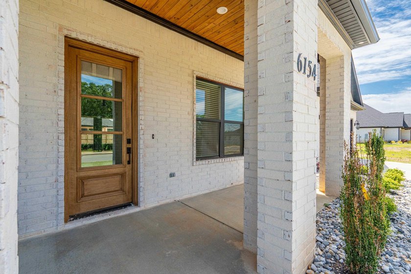 Discover luxury lake area living in the highly sought after - photo 6