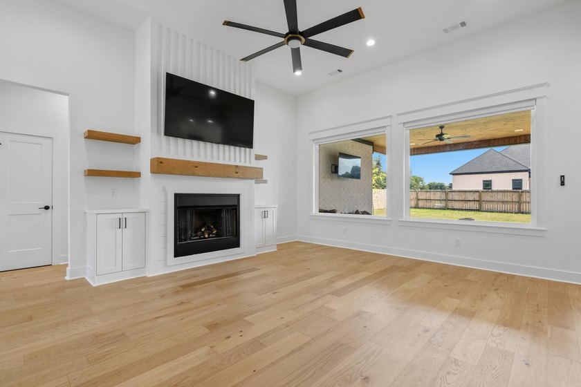 Discover luxury lake area living in the highly sought after - photo 8