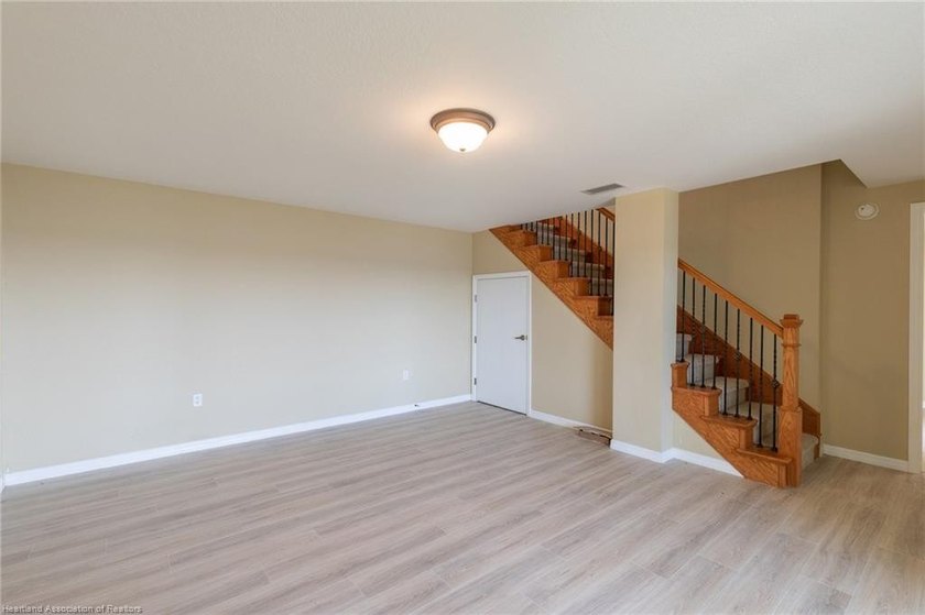 Like-New Luxury Lakefront Townhome - 4BR / 3.5BA / 3 Levels - - photo 45