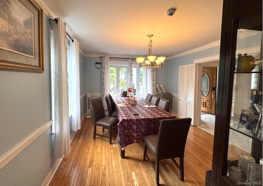 Welcome to this beautifully maintained Center Hall Colonial - photo 8