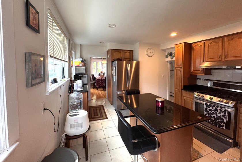 Welcome to this beautifully maintained Center Hall Colonial - photo 10