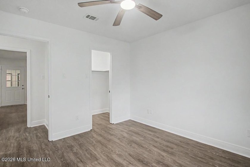 Beautifully updated and move-in ready! This remodeled home - photo 11