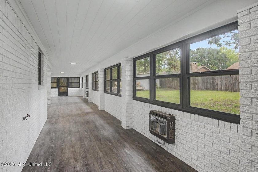 Beautifully updated and move-in ready! This remodeled home - photo 17