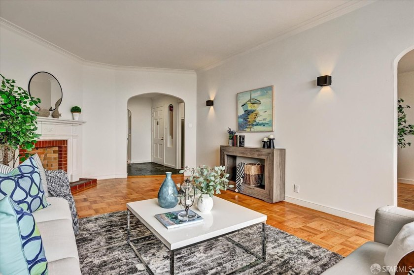 Central Sunset reversed floor plan home ideally situated on one - photo 17