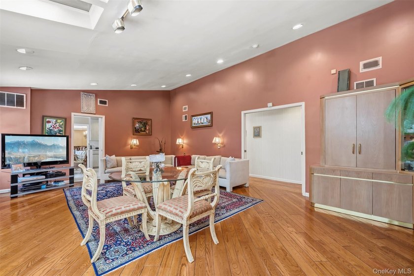 Spacious 3-bedroom, 2.5-bath ranch located in the Village of - photo 23