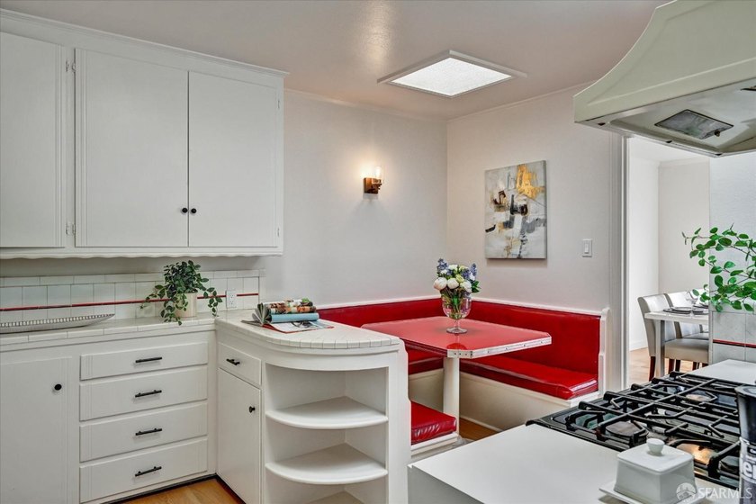 Central Sunset reversed floor plan home ideally situated on one - photo 25
