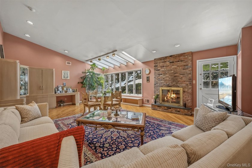 Spacious 3-bedroom, 2.5-bath ranch located in the Village of - photo 26