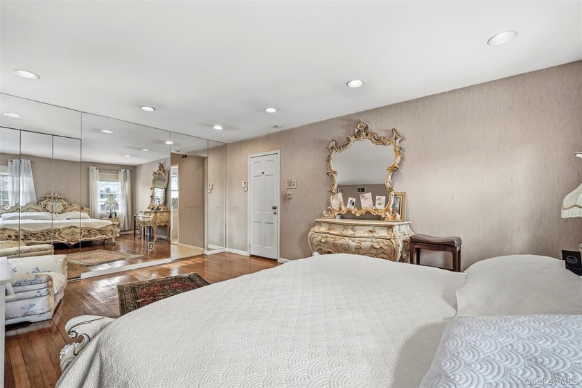 Spacious 3-bedroom, 2.5-bath ranch located in the Village of - photo 31