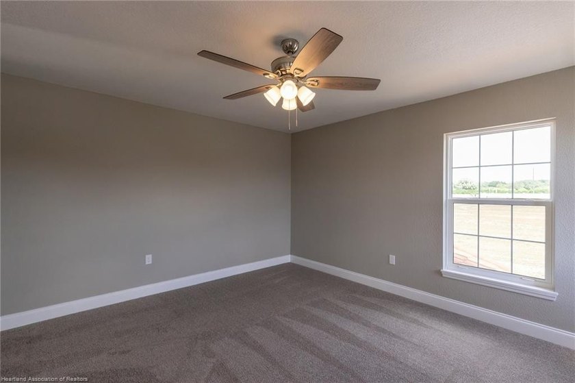Like-New Luxury Lakefront Townhome - 4BR / 3.5BA / 3 Levels - - photo 39