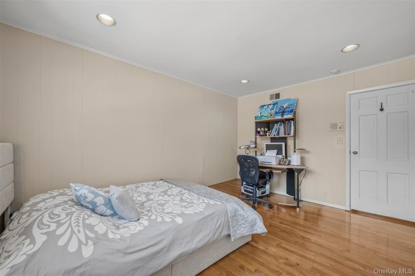 Spacious 3-bedroom, 2.5-bath ranch located in the Village of - photo 40