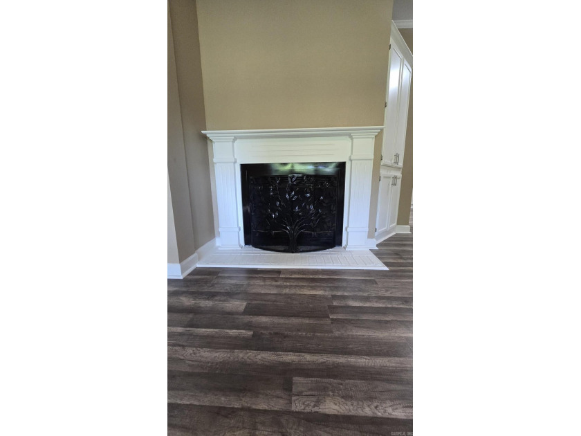 THIS IS BASICALLY A BRAND NEW HOME!! New subfloors, new - photo 6