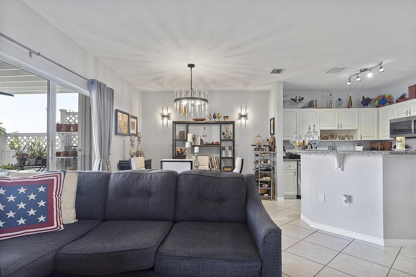 Beautiful 3-bedroom, 2.5-bath townhouse in the highly - photo 18