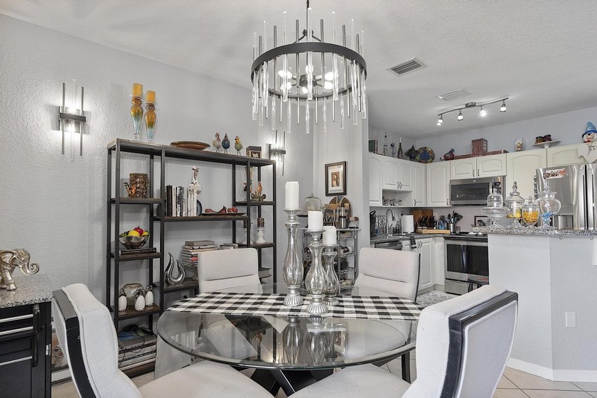 Beautiful 3-bedroom, 2.5-bath townhouse in the highly - photo 20