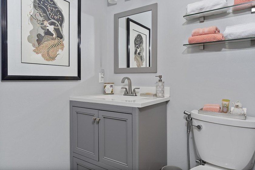 Beautiful 3-bedroom, 2.5-bath townhouse in the highly - photo 25
