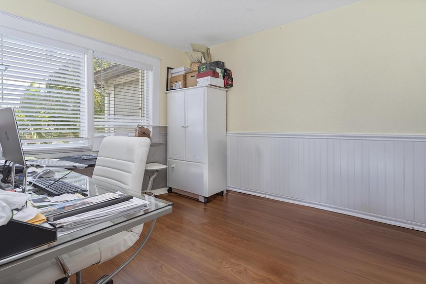 Beautiful 3-bedroom, 2.5-bath townhouse in the highly - photo 27