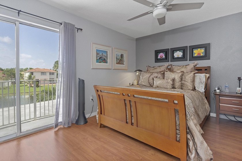 Beautiful 3-bedroom, 2.5-bath townhouse in the highly - photo 29