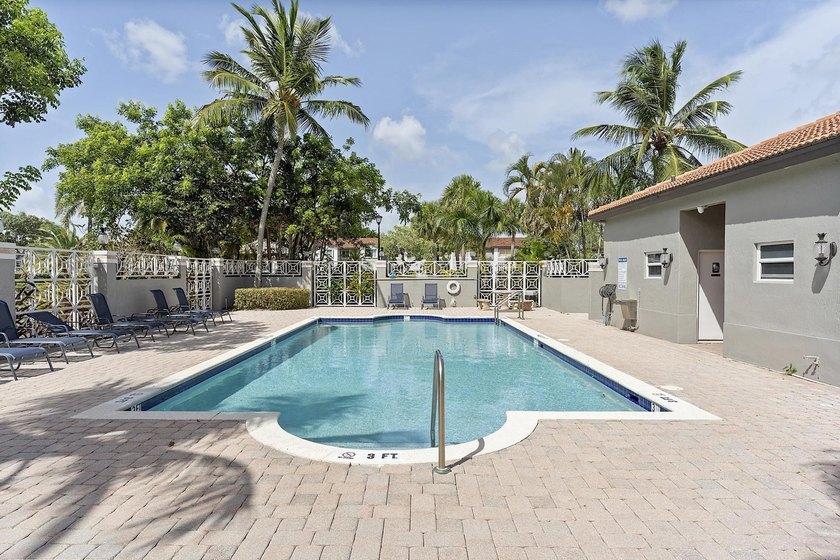 Beautiful 3-bedroom, 2.5-bath townhouse in the highly - photo 49