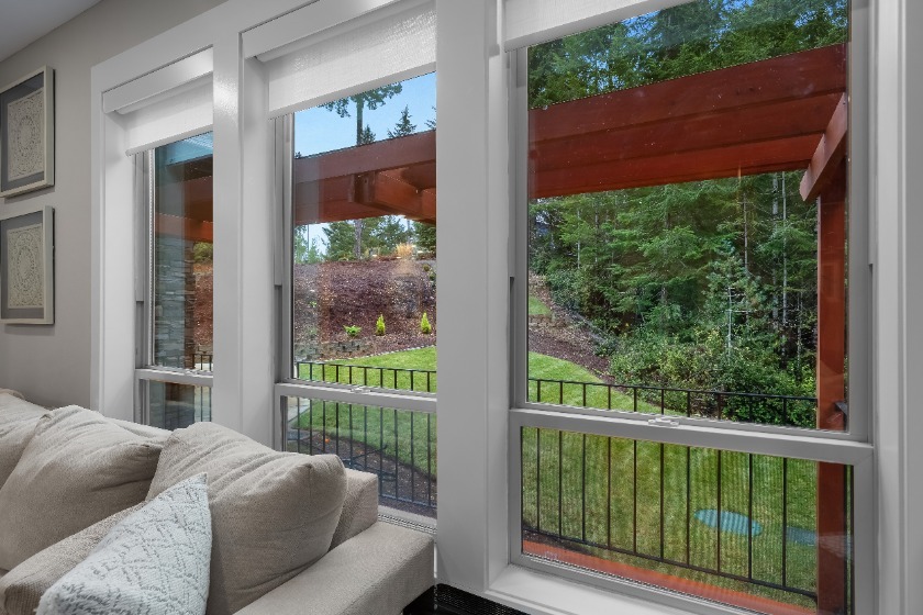 Newer custom home in the forest in Alderbrook - photo 10