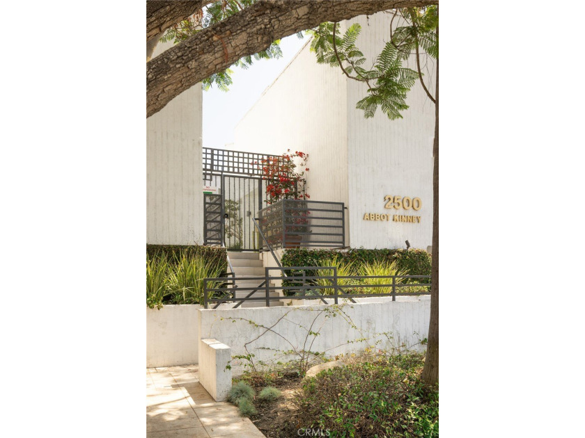 Elegant Townhome on the ICONIC Abbot Kinney Blvd - Venice Beach - photo 19