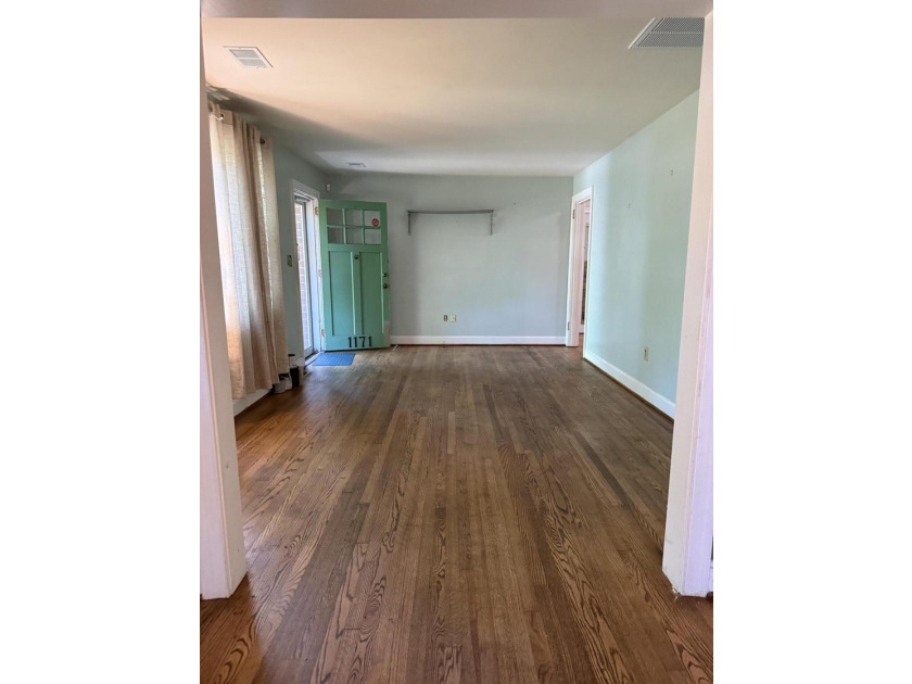 SELLER SAYS SELL!! NEW ROOF, NEW HVAC with NEW DUCTWORK-- heavy - photo 7