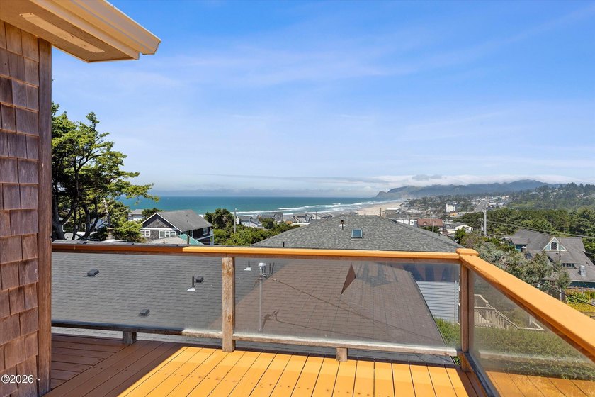 VIEWS, VIEWS, VIEWS - OCEAN, SURF, SAND &amp; CITY LIGHTS! Stunning - photo 18