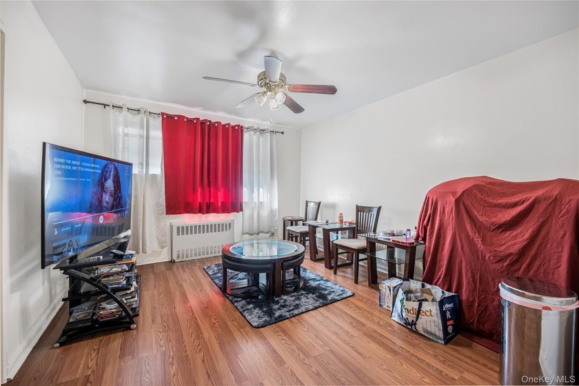 Welcome to this spacious two-family home located in the Edenwald - photo 18