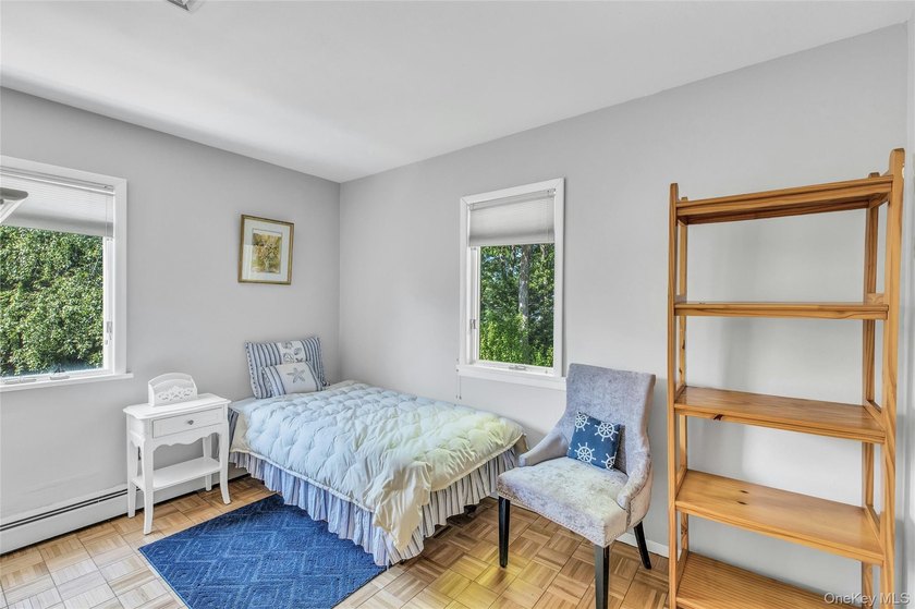 Custom 3 bedroom, 1.5 bath Colonial in the heart of Sayville! - photo 19