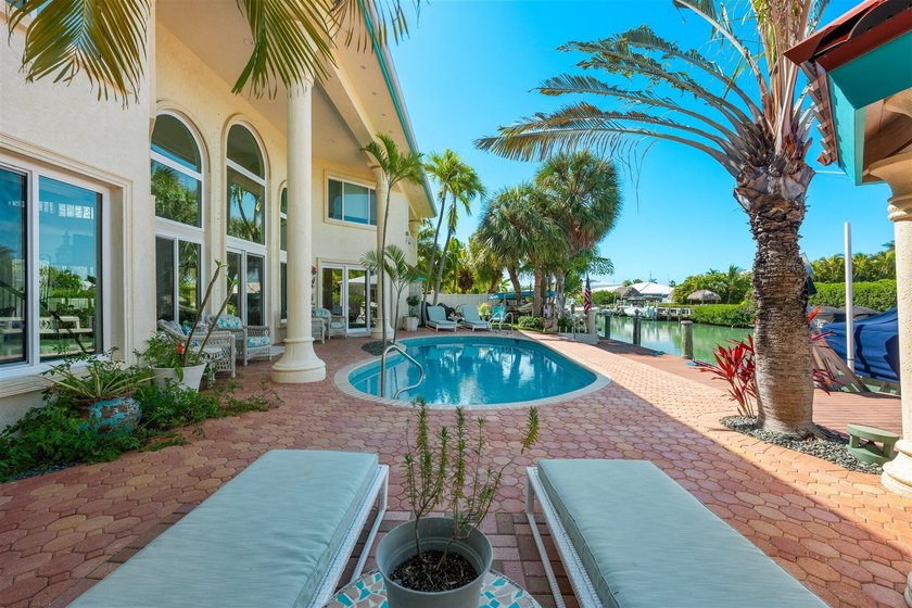 Discover an exceptional D'Asign Source designer home in - photo 6