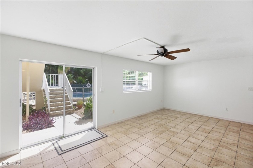 Must See - Priced to Sell! 2 Bedroom, 2 Bathroom First Floor - photo 8