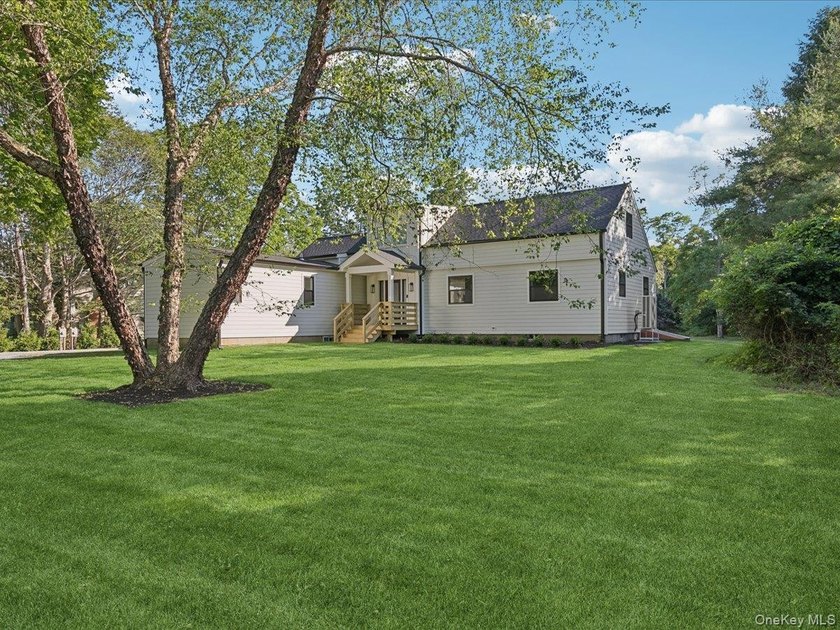 Just completed, this beautifully renovated transitional home is - photo 5