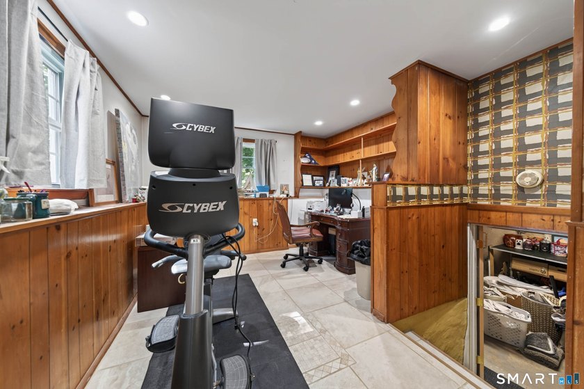 Welcome to 215 West Pond Rd. This beautifully maintained 4 - photo 12