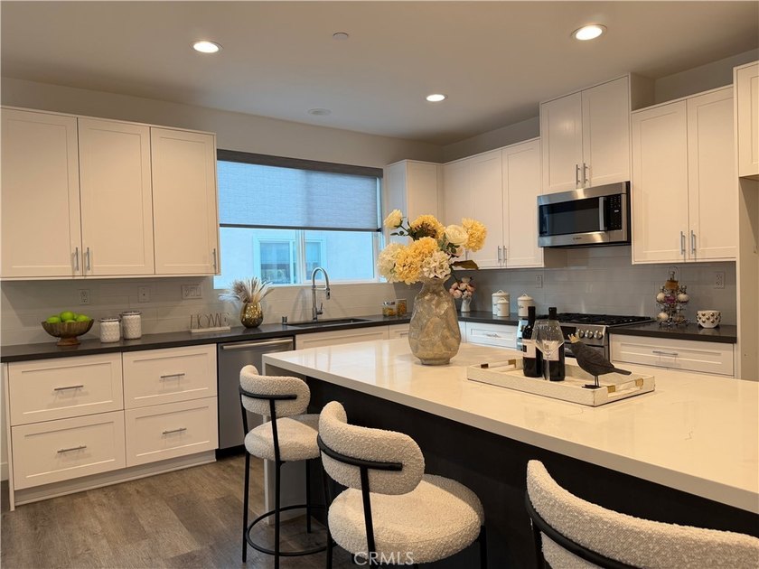 Welcome to Marigold 10, blending modern design with prime South - photo 8