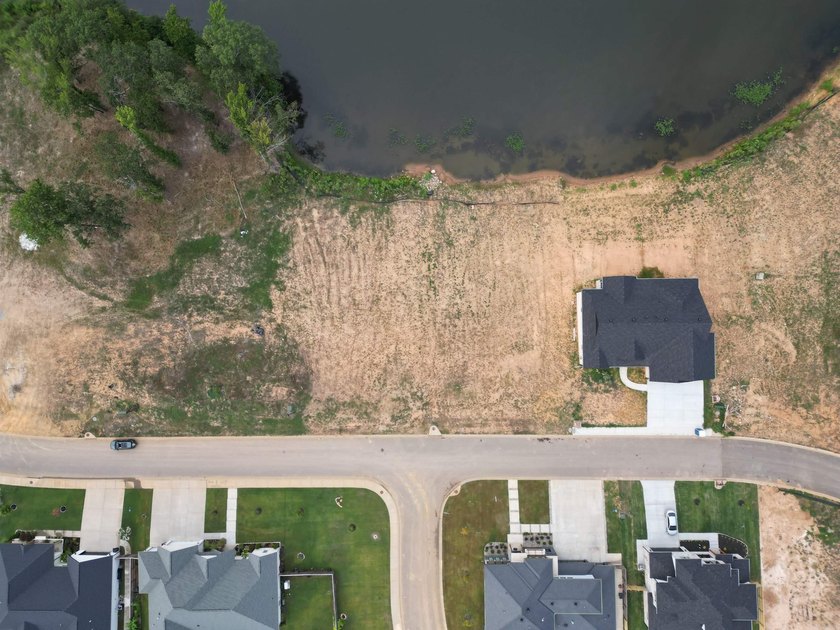 Perfect setting for your custom dream home on this exceptional - photo 5