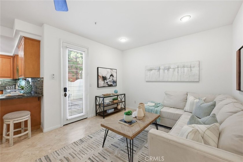 Fabulous location in downtown Huntington Beach-just 2 blocks to - photo 11