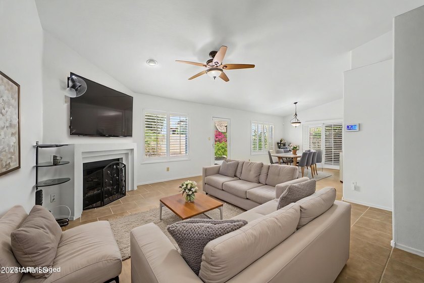 Welcome to Horseshoe Bay! This is a charming upgraded 3-bedroom - photo 5
