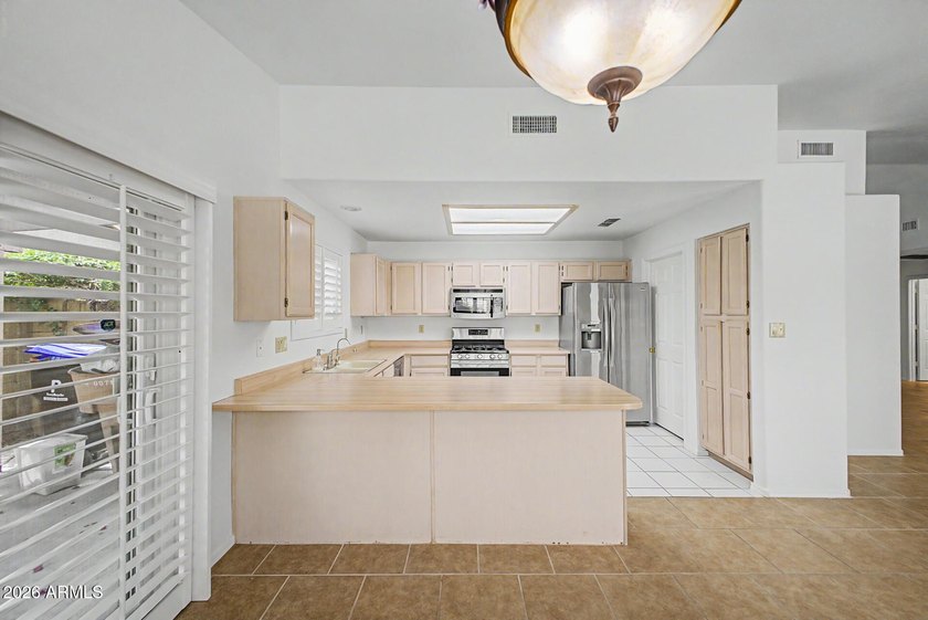 Welcome to Horseshoe Bay! This is a charming upgraded 3-bedroom - photo 6