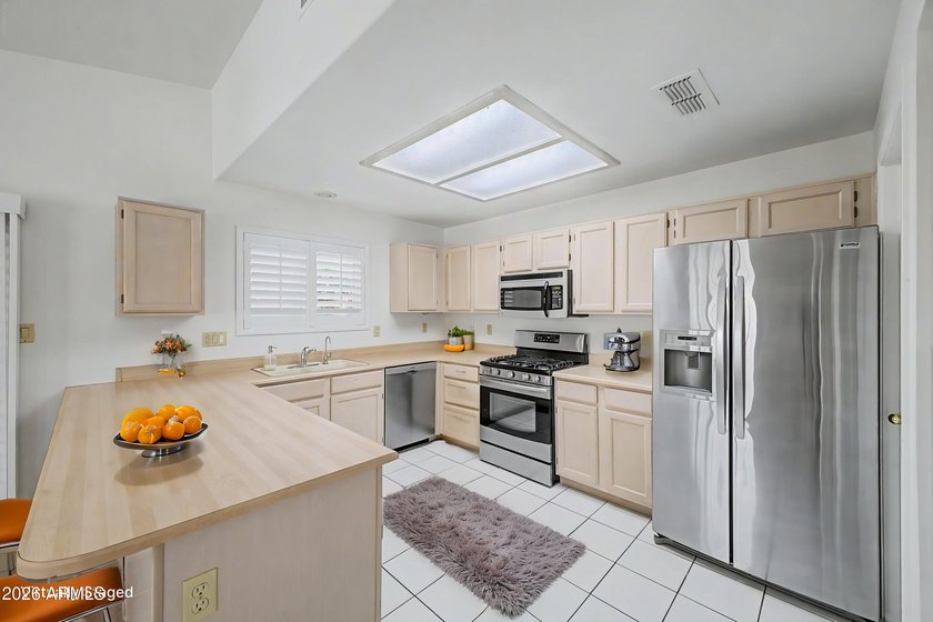 Welcome to Horseshoe Bay! This is a charming upgraded 3-bedroom - photo 7
