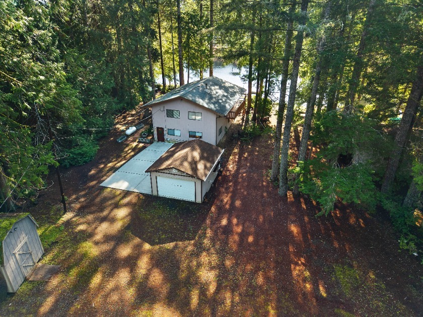 Lake Home on .8 acres, 105 feet of no bank waterfront - photo 39