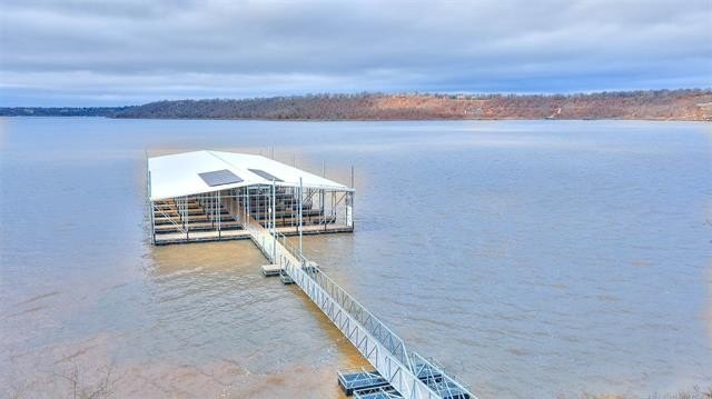 LAKEFRONT LIVING AWAITS! Welcome to your dream lakefront escape - photo 8