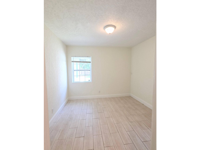 Welcome to this charming 3/2 detached residence in the Progresso - photo 18