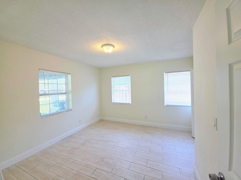 Welcome to this charming 3/2 detached residence in the Progresso - photo 25