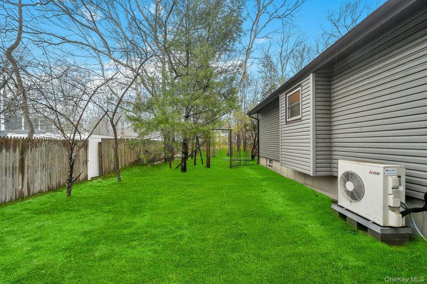 Beautifully designed ranch set on a quiet street in desirable - photo 29