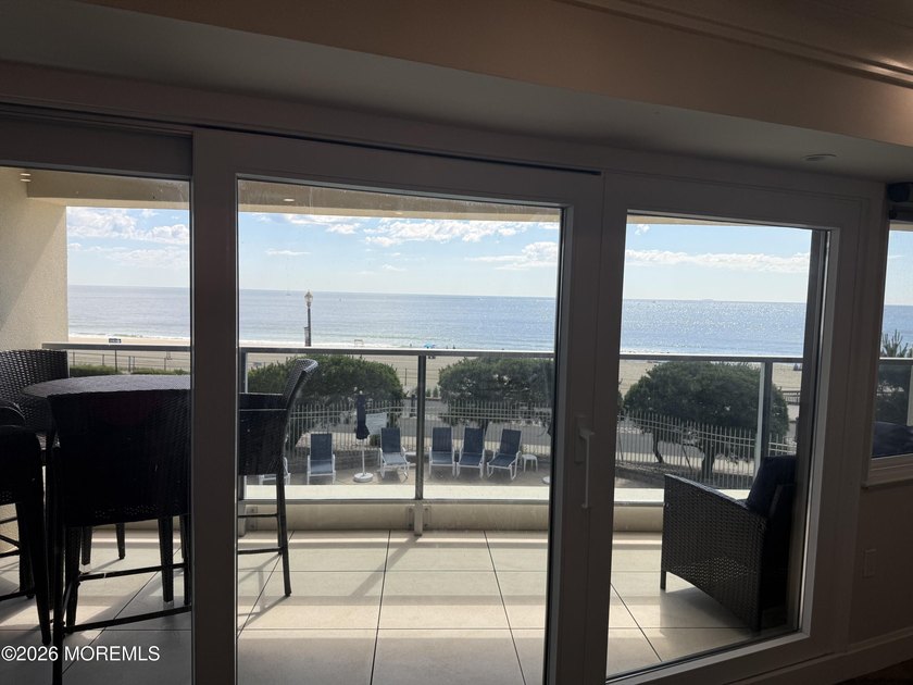 Rare opportunity to own this gorgeous oceanfront/ocean view - photo 6