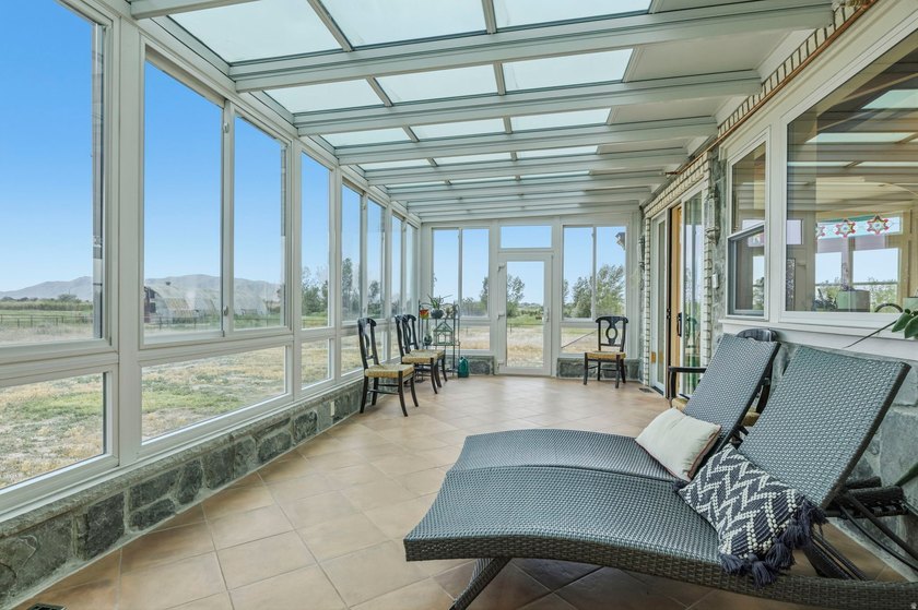 An exquisite custom estate where luxury, function, and serenity - photo 16