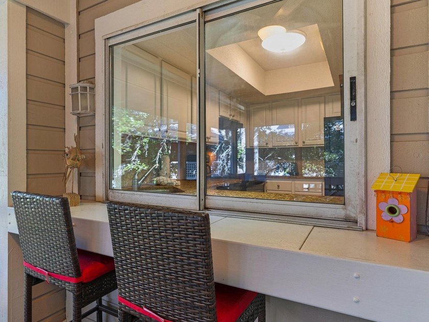 Discover the potential of this 3-bedroom, 3-bath condo located - photo 25